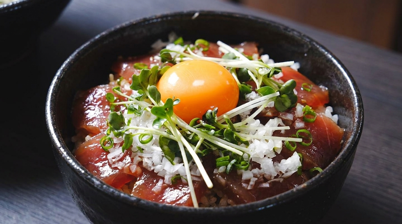Japanisches Thunfisch-Reis-Bowl (Maguro Don)