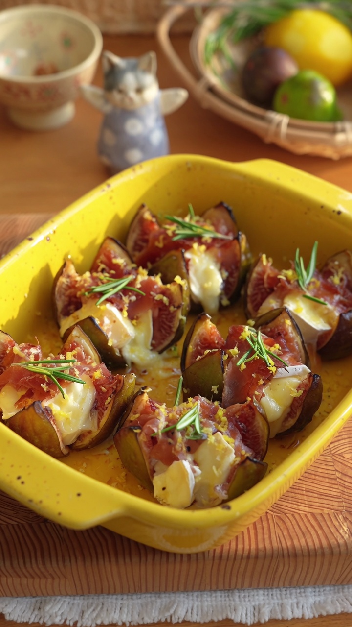 Gebackene Feigen mit Brie und Schinken