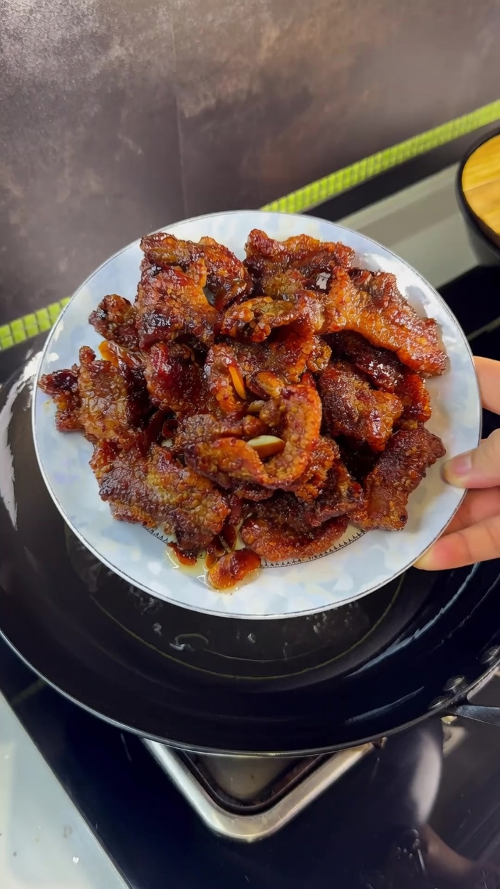 Knuspriger Schweinebauch mit Sojasauce
