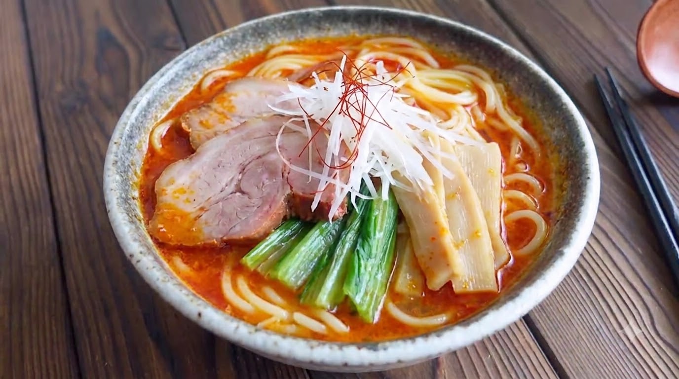 Japanisches Wuerziges Miso Ramen mit Chashu