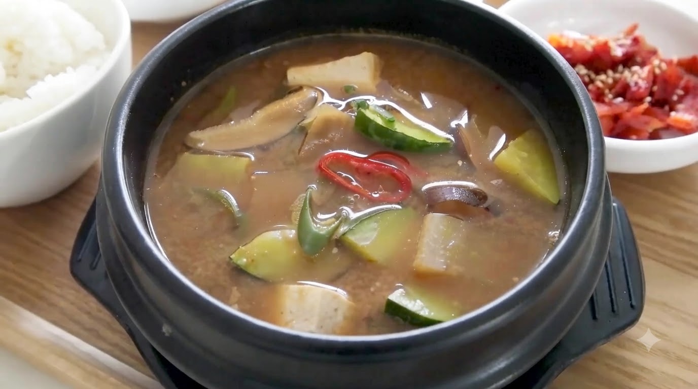 Authentisches Doenjang Jjigae (Koreanischer Sojabohnenpaste-Eintopf)